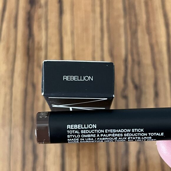 Nars Total Seduction Eyeshadow Stick Rebellion 0.05 oz - Picture 4 of 4